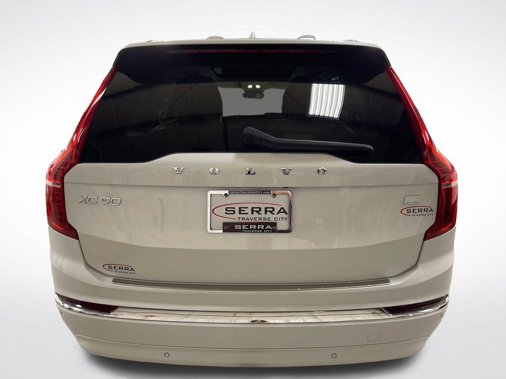 Used 2024 White Volvo Ultimate Bright Theme image 9