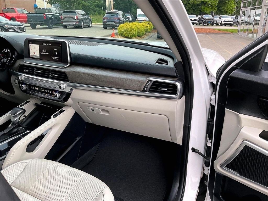 Used 2021 White Kia EX image 13