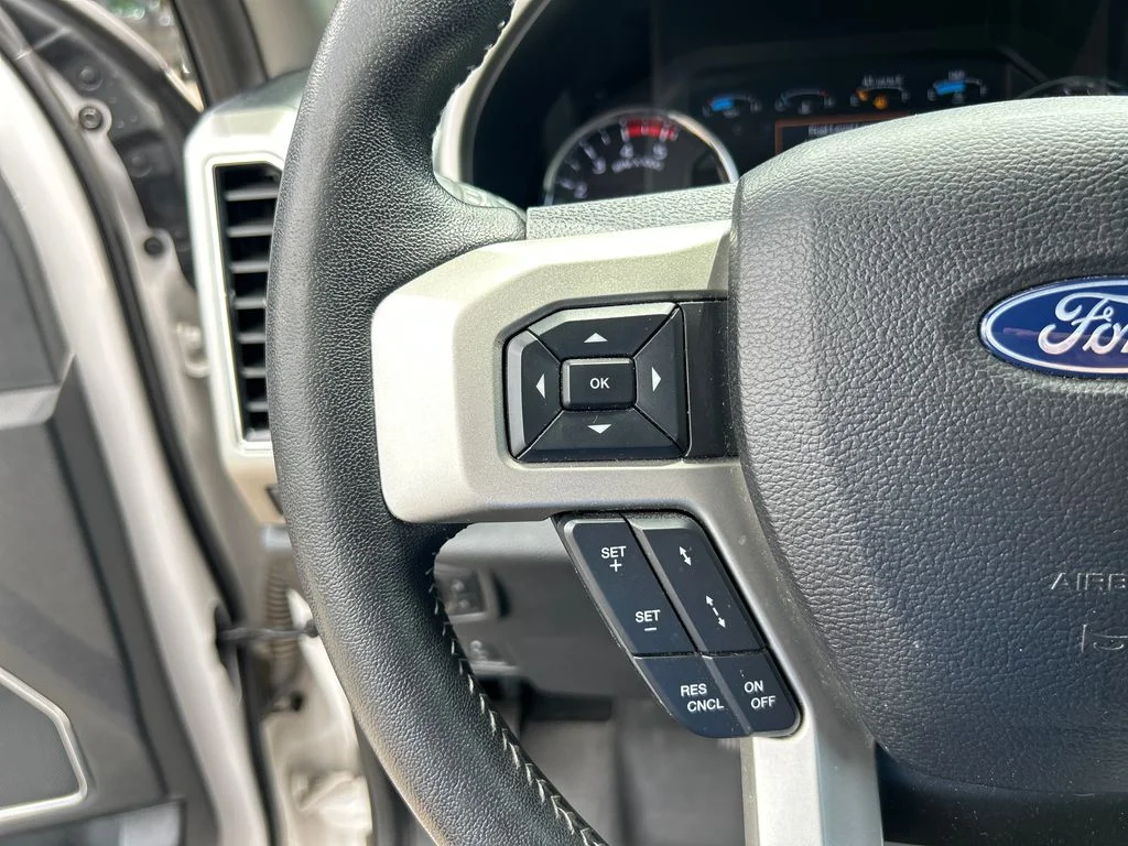 Used 2019 White Ford Lariat image 21