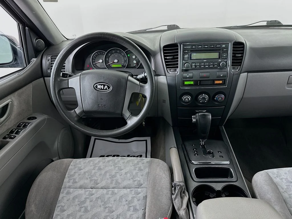 Used 2008 Alpine Gray Kia LX image 20