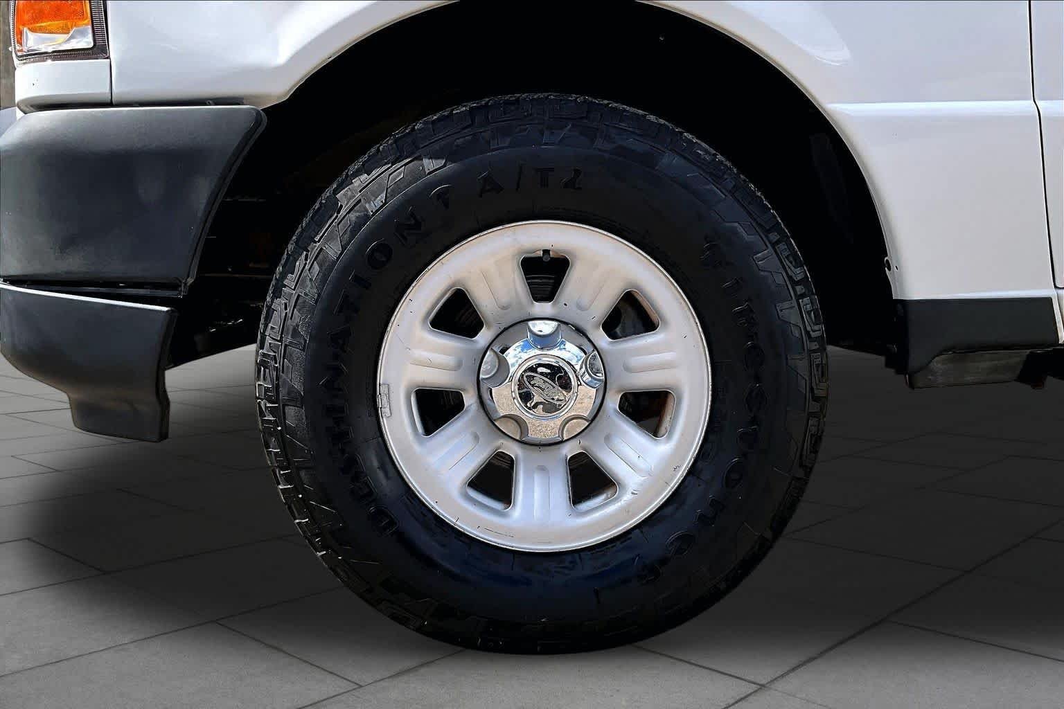 Used 2011 Oxford White Ford XL image 12