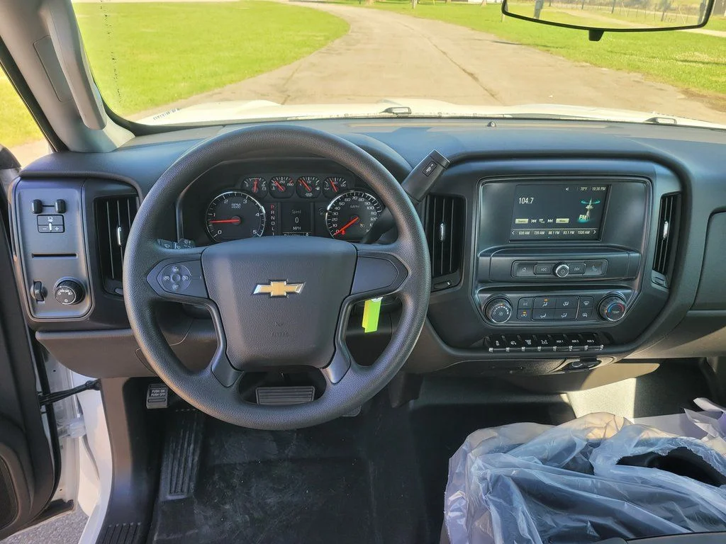 Used 2023  Chevrolet  image 8