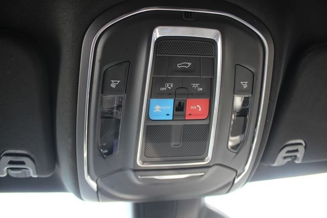 2022 Jeep Wagoneer Series III - Photo 13