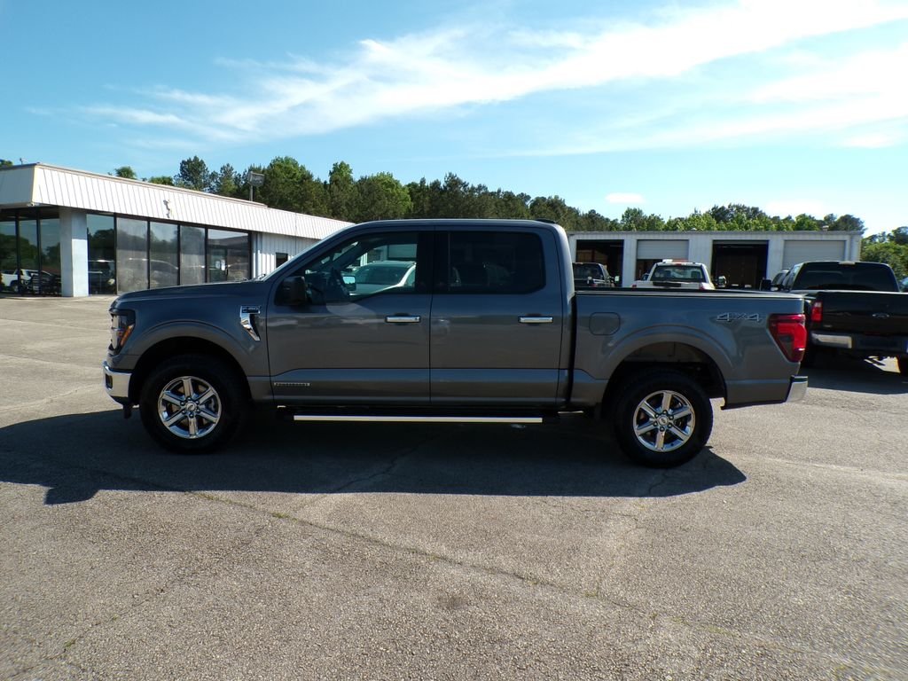 Used 2025 Gray Metallic Ford XLT image 4
