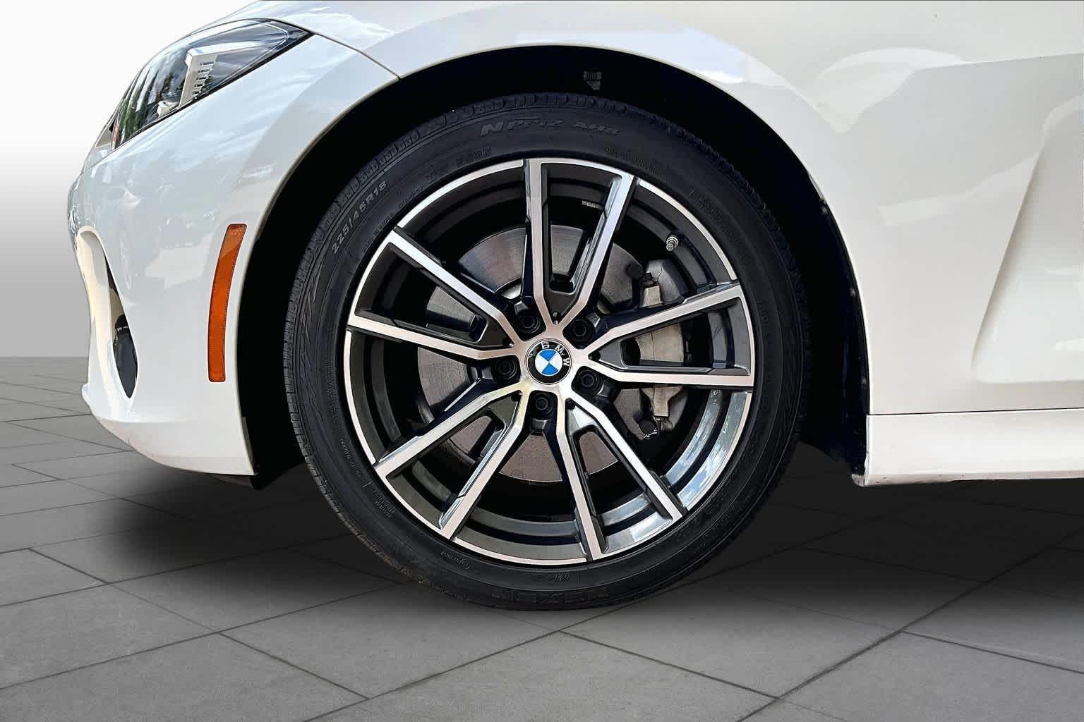 Used 2025 Mineral White Metallic BMW 430i image 9