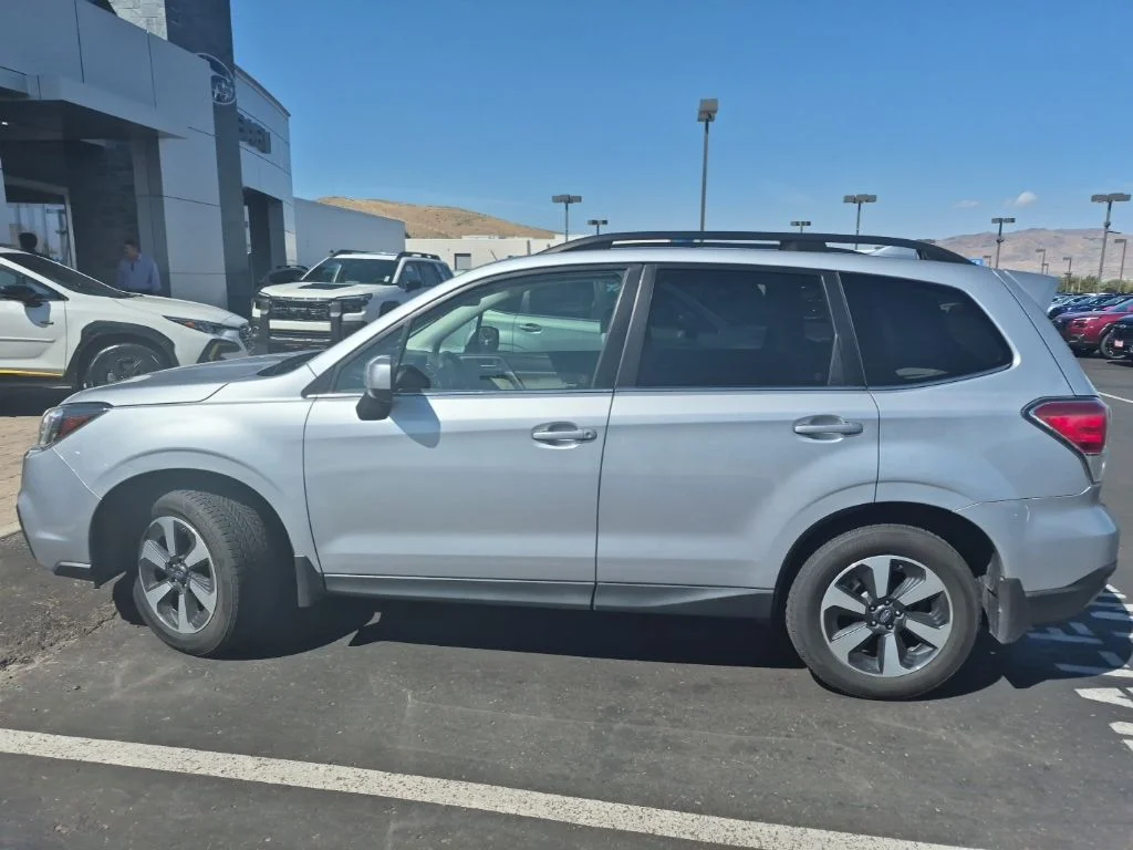 Used 2017 Ice Silver Metallic Subaru 2.5i Limited image 1