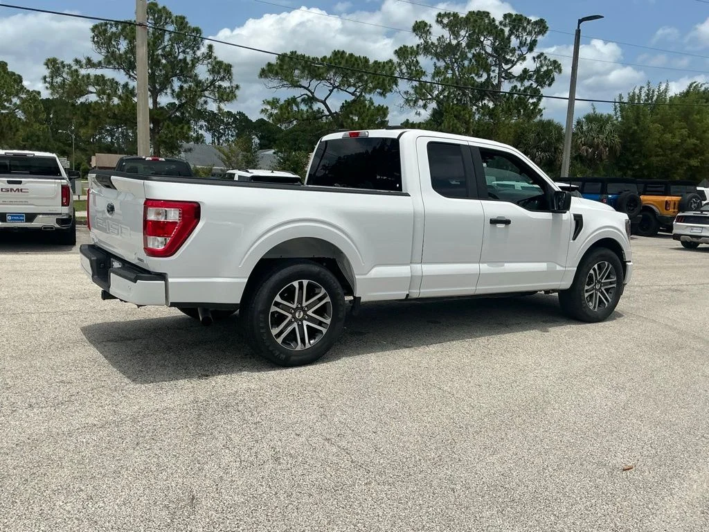 Used 2023 White Ford XL image 17