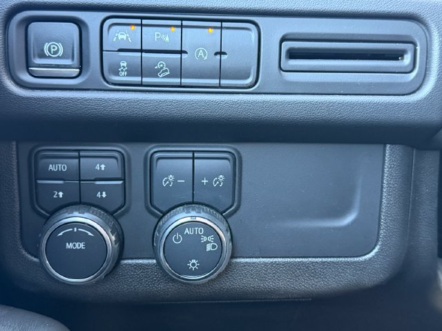 Used 2024 Black Chevrolet Premier image 28