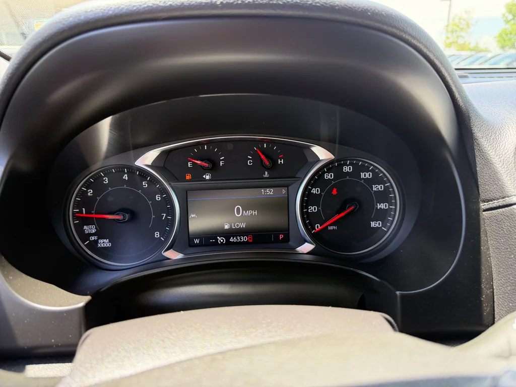 Used 2024 Sterling Metallic GMC SLT image 19