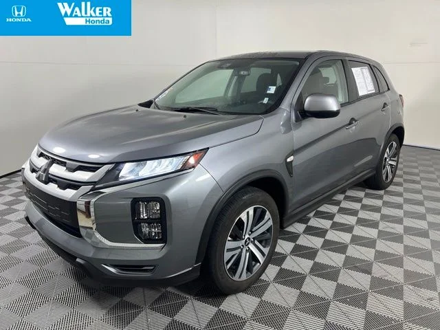Used 2025 Mercury Gray Metallic Mitsubishi 2.0 ES image 3