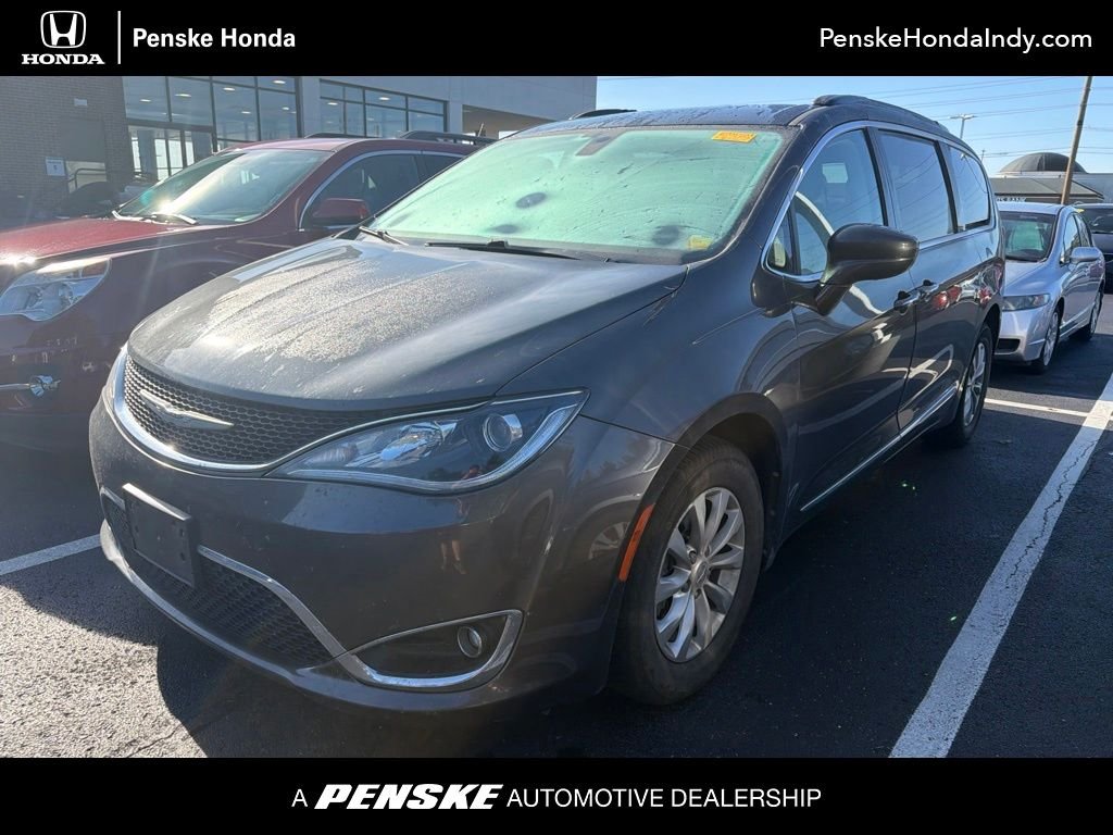 Used 2017 Gray Chrysler Touring L image 1