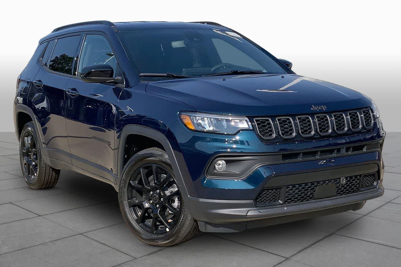 New 2026 Fathom Blue Pearl Coat Jeep Latitude Altitude image 2