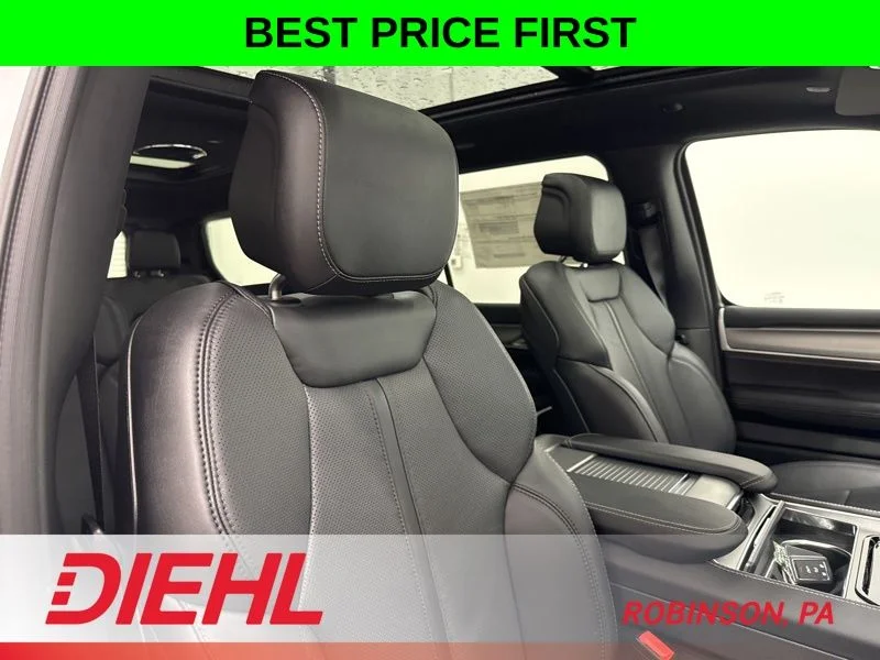 New 2026 Bright White Clear-Coat Exterior Paint Jeep Limited Altitude image 16