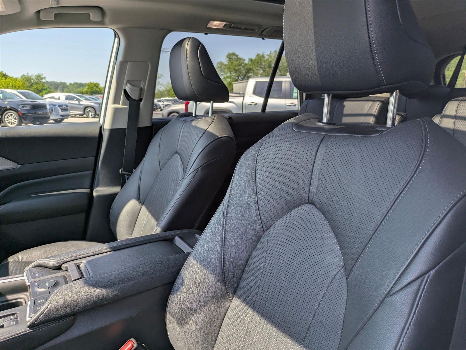 Used 2024 Wind Chill Pearl Toyota Limited image 14