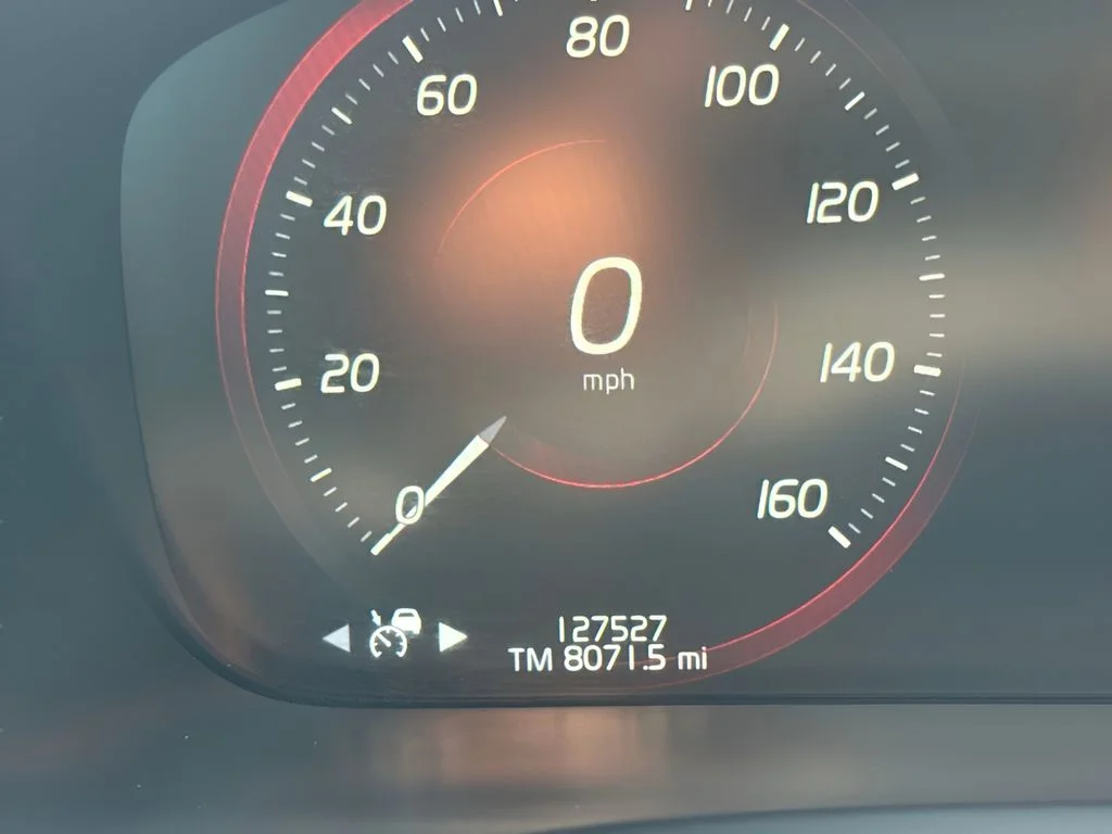Used 2019 White Volvo T6 Inscription image 17