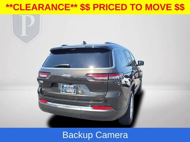 Used 2023  Jeep Limited image 9