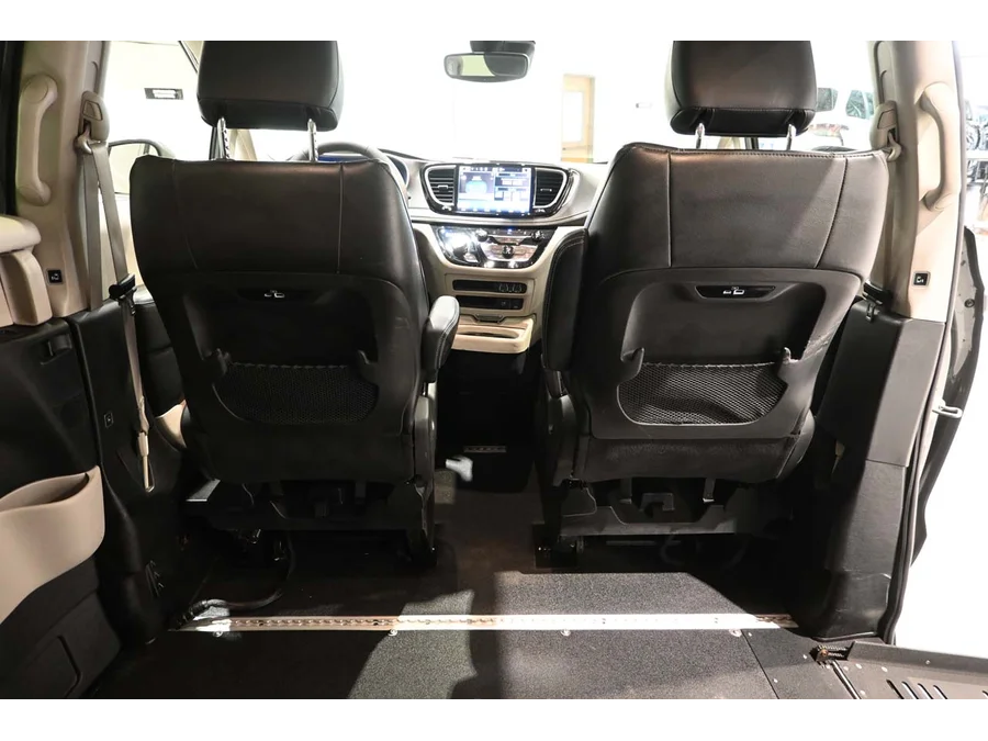 2022 Chrysler Pacifica Touring L - Photo 20
