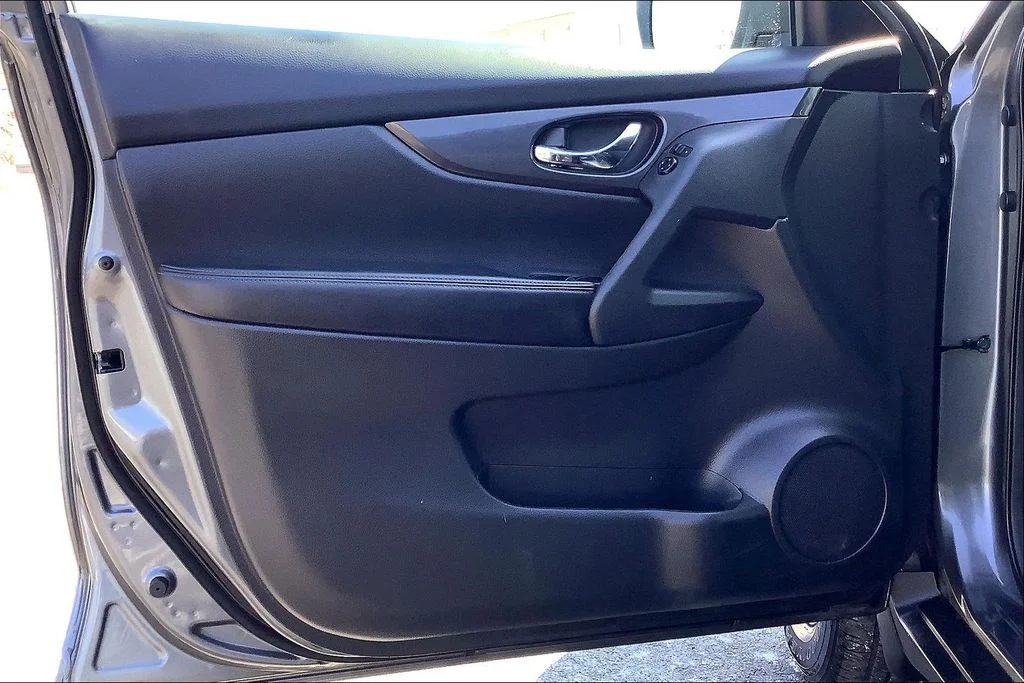 Used 2020 Gray Nissan SV image 23
