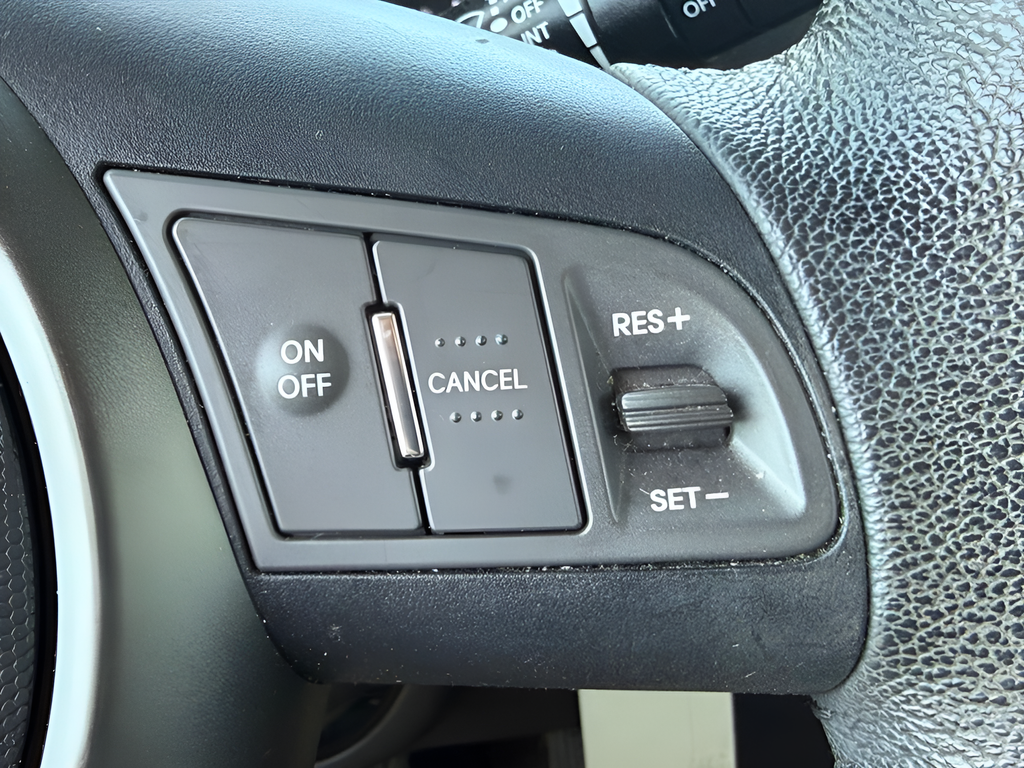 Used 2012 White Kia Plus image 14