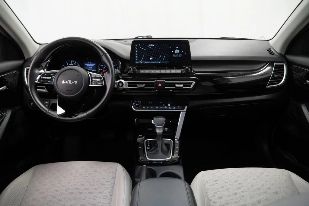 Used 2023 Black Kia EX image 8