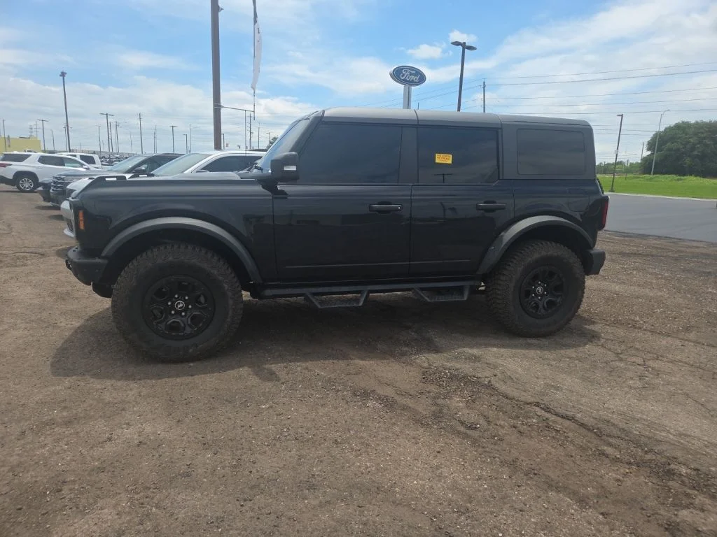 Used 2024 Black Ford Wildtrak image 4