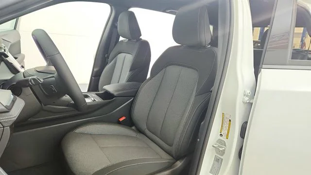 New 2026 Bright White Clear-Coat Exterior Paint Jeep Laredo image 17