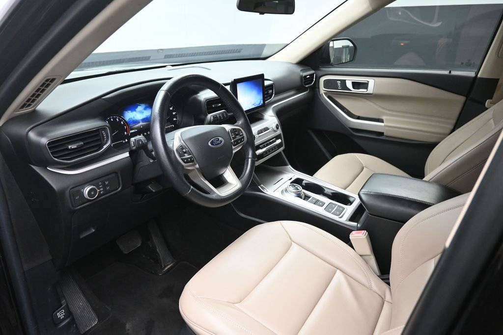 Used 2021 Black Ford XLT image 19