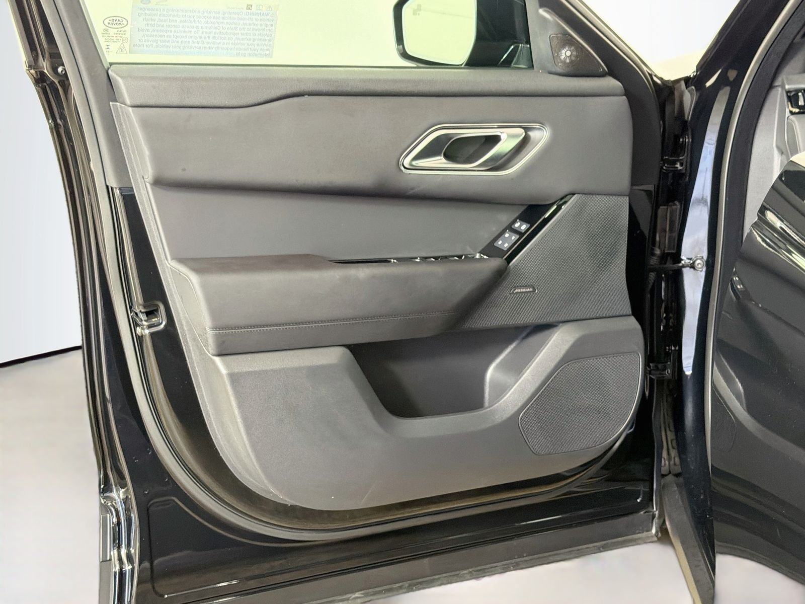 Certified Used 2026 Santorini Black Land Rover S image 21
