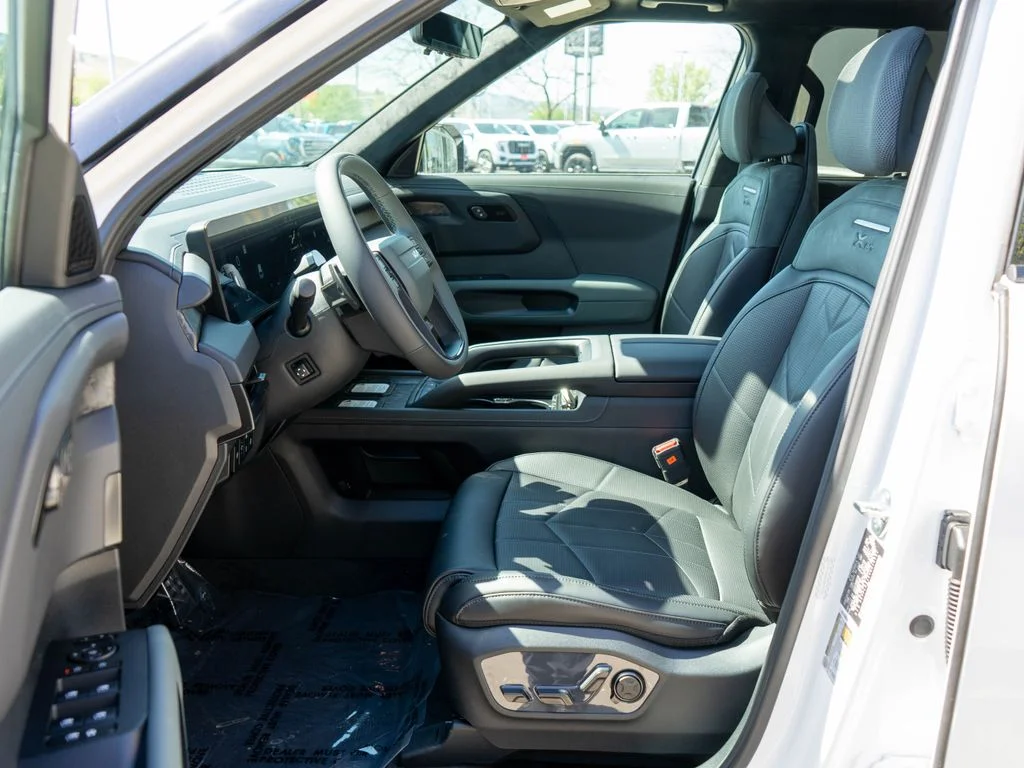 New 2027 Glacial White Pearl Kia X-Pro SX Prestige image 11