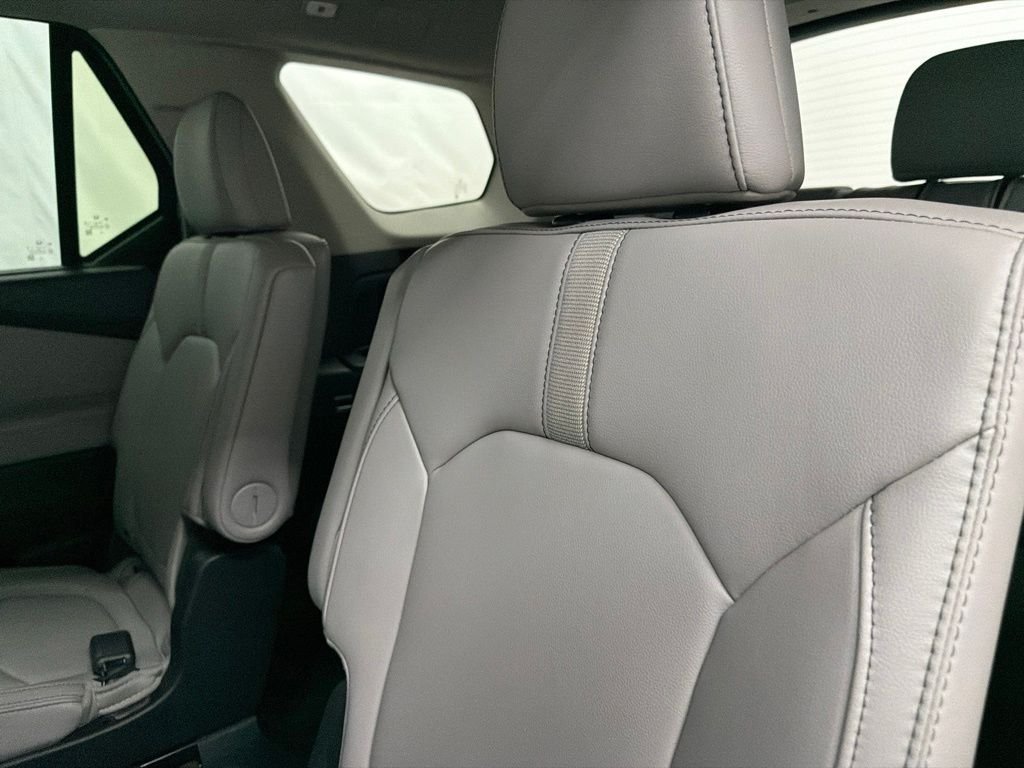 Used 2024 Silver Honda EX-L image 19