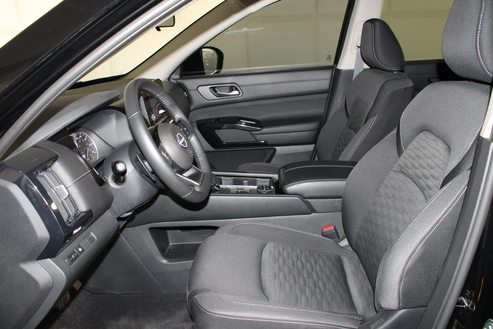 Used 2022 Black Nissan SV image 12