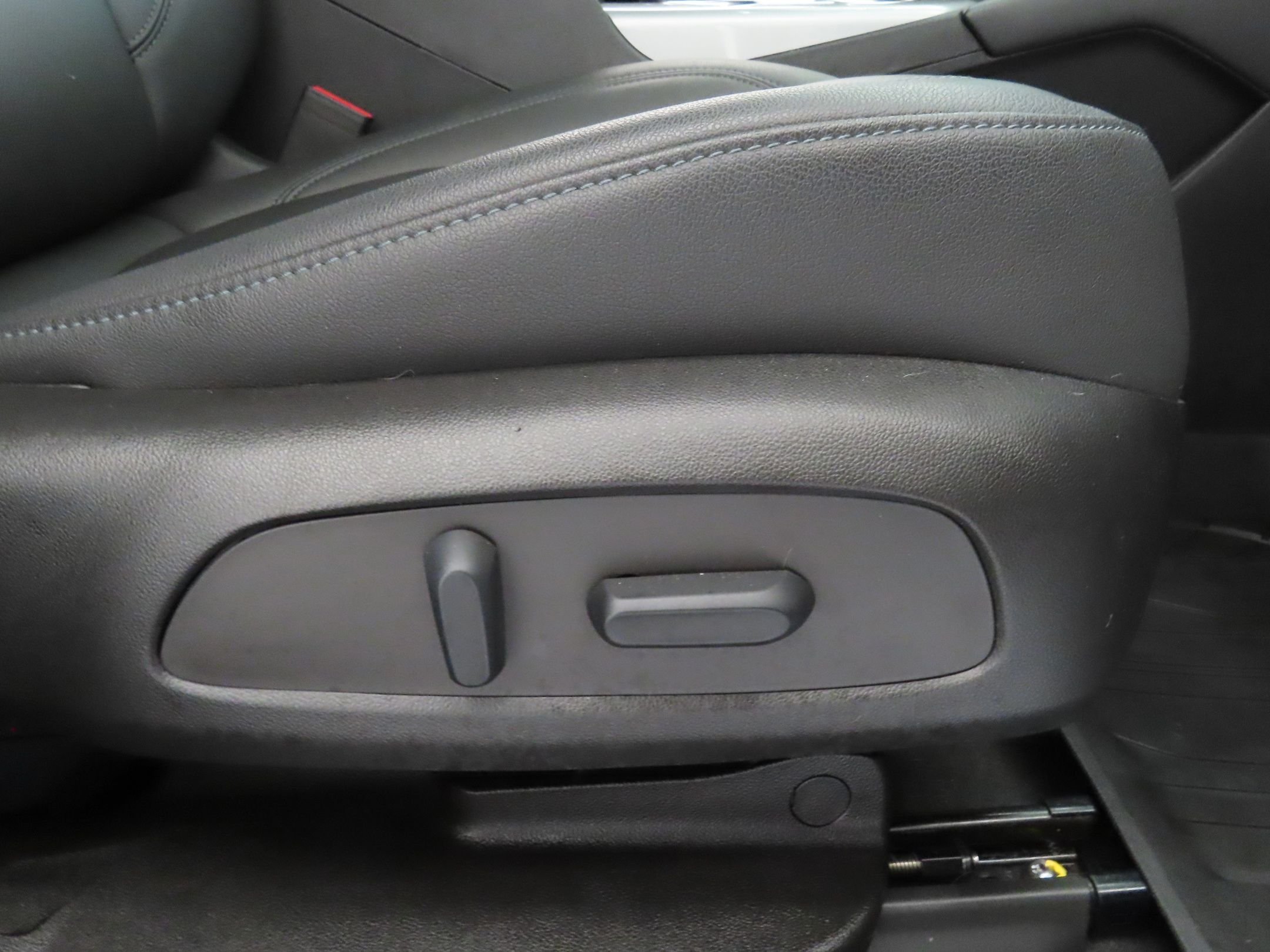 Used 2022 Silver Chevrolet LT image 28