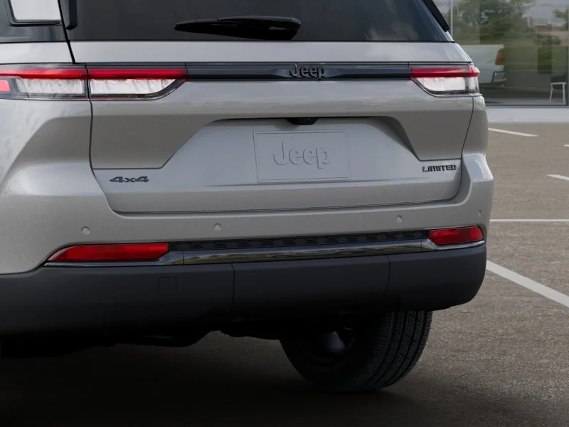 New 2025 Silver Zynith Exterior Paint Jeep Limited image 40
