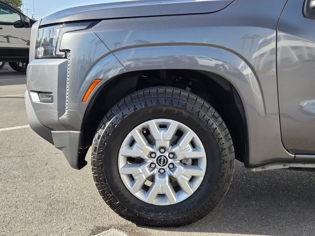 Used 2022 Gray Nissan Crew Cab SV 4x4 image 9