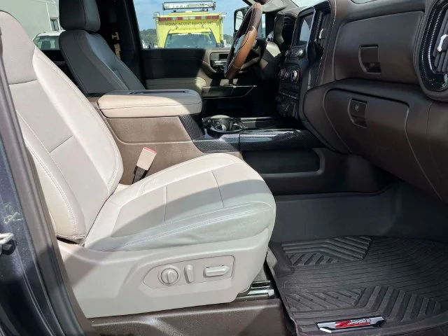 Used 2020 Shadow Gray Metallic Chevrolet LTZ image 23