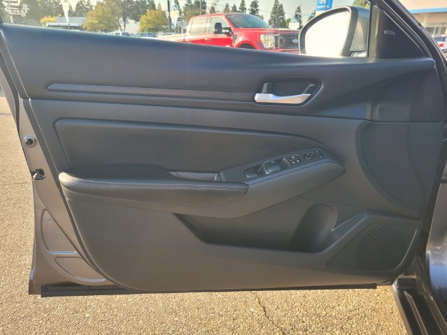 Used 2024 Gray Nissan 2.5 SV image 18