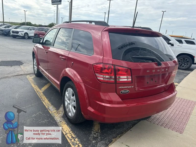Used 2019 Redline 2 Coat Pearl Dodge SE image 3
