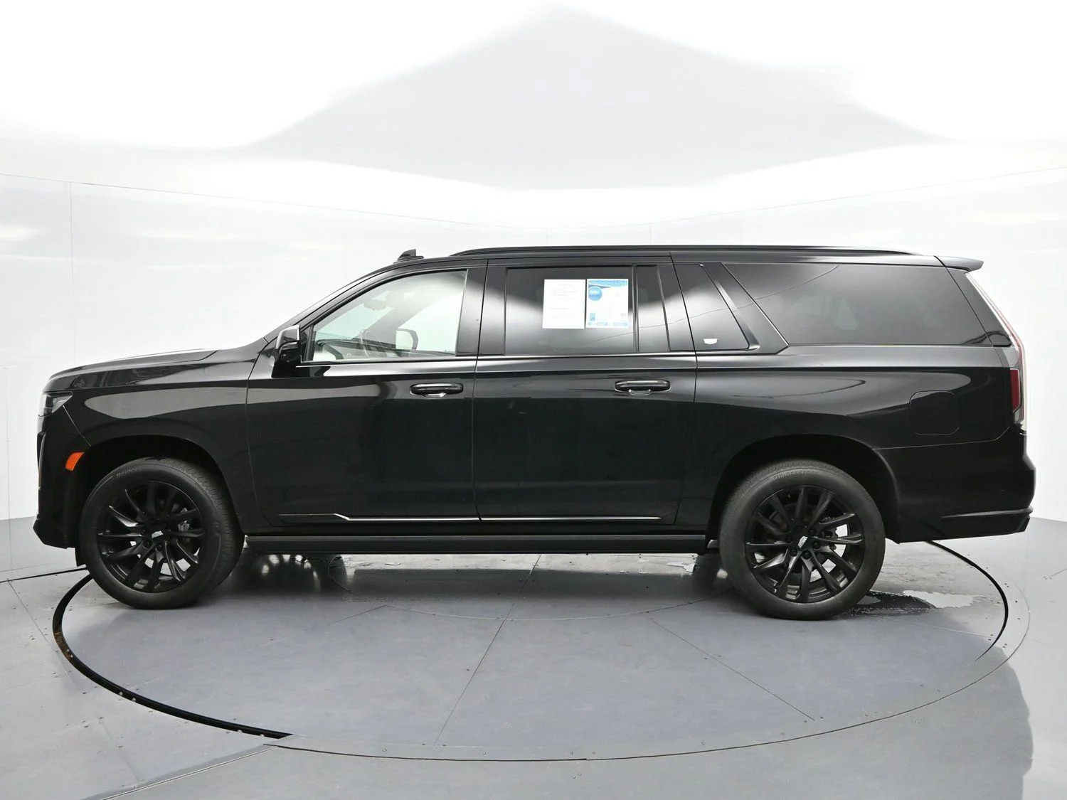 Used 2022 Black Raven Cadillac Sport image 5