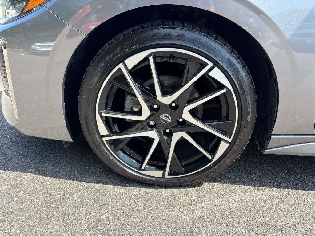 Used 2024 Gray Nissan SR image 8
