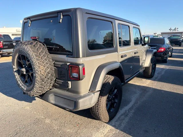Used 2020 Gray Jeep  image 3