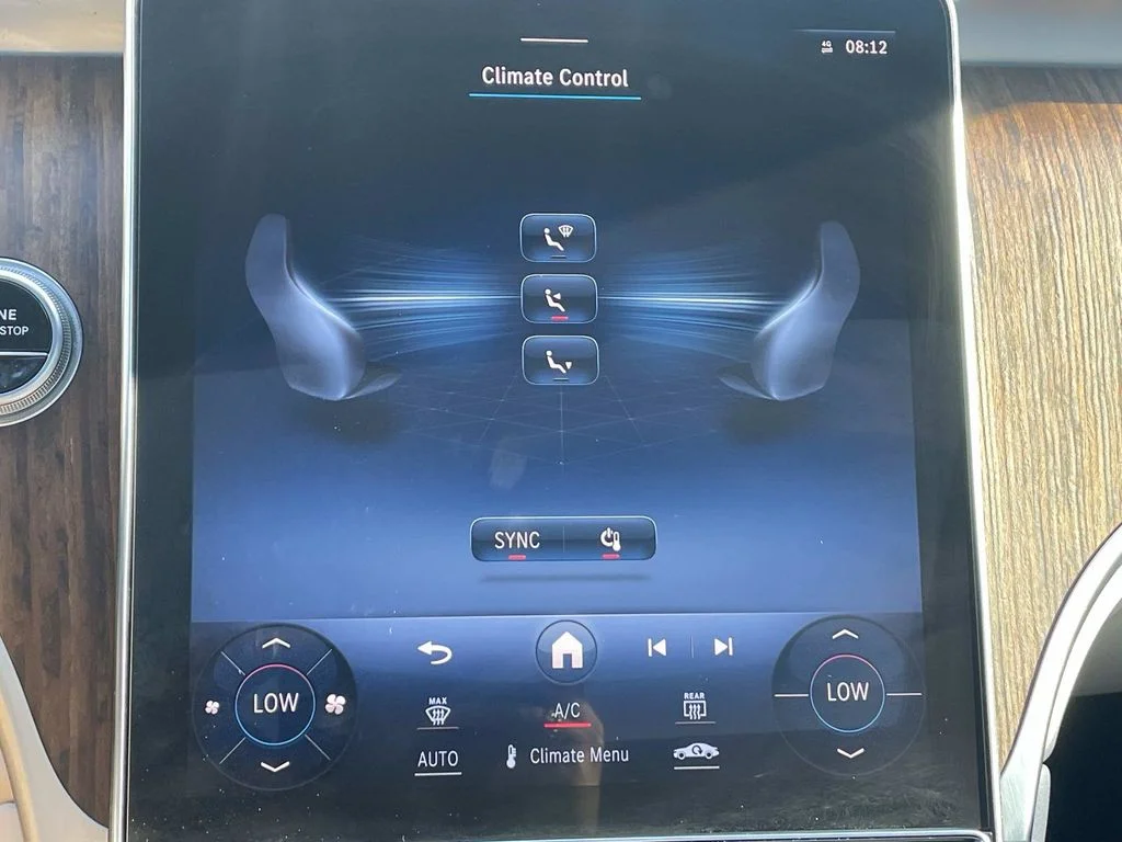 Used 2024  Mercedes-Benz GLC 300 image 39