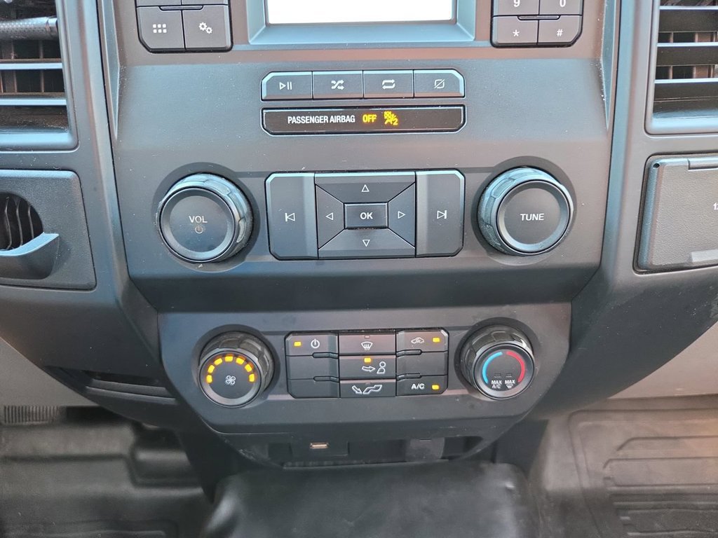 Used 2020  Ford XL image 13