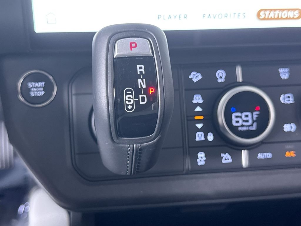 New 2026 Sedona Red Land Rover X-Dynamic SE image 18