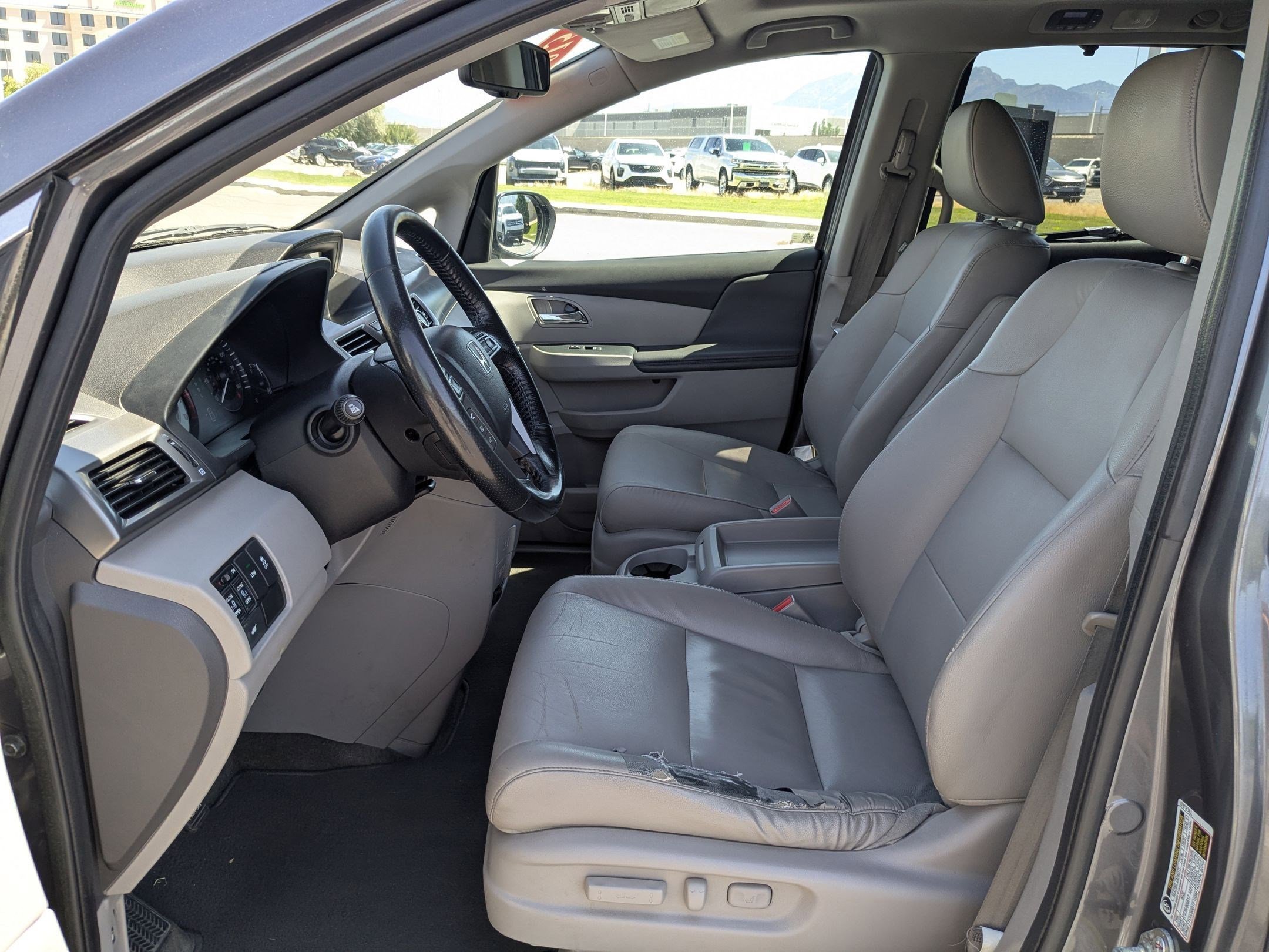 Used 2015 Modern Steel Metallic Honda EX-L image 25