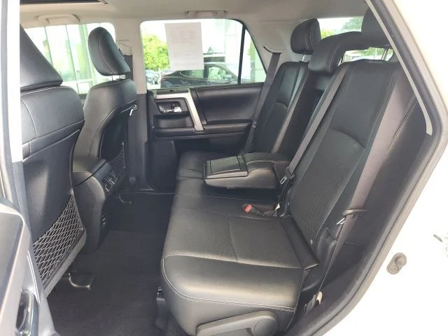 Certified Used 2016  Toyota Limited image 19