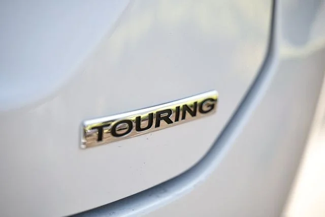 New 2026 Platinum White Pearl Honda Touring image 13