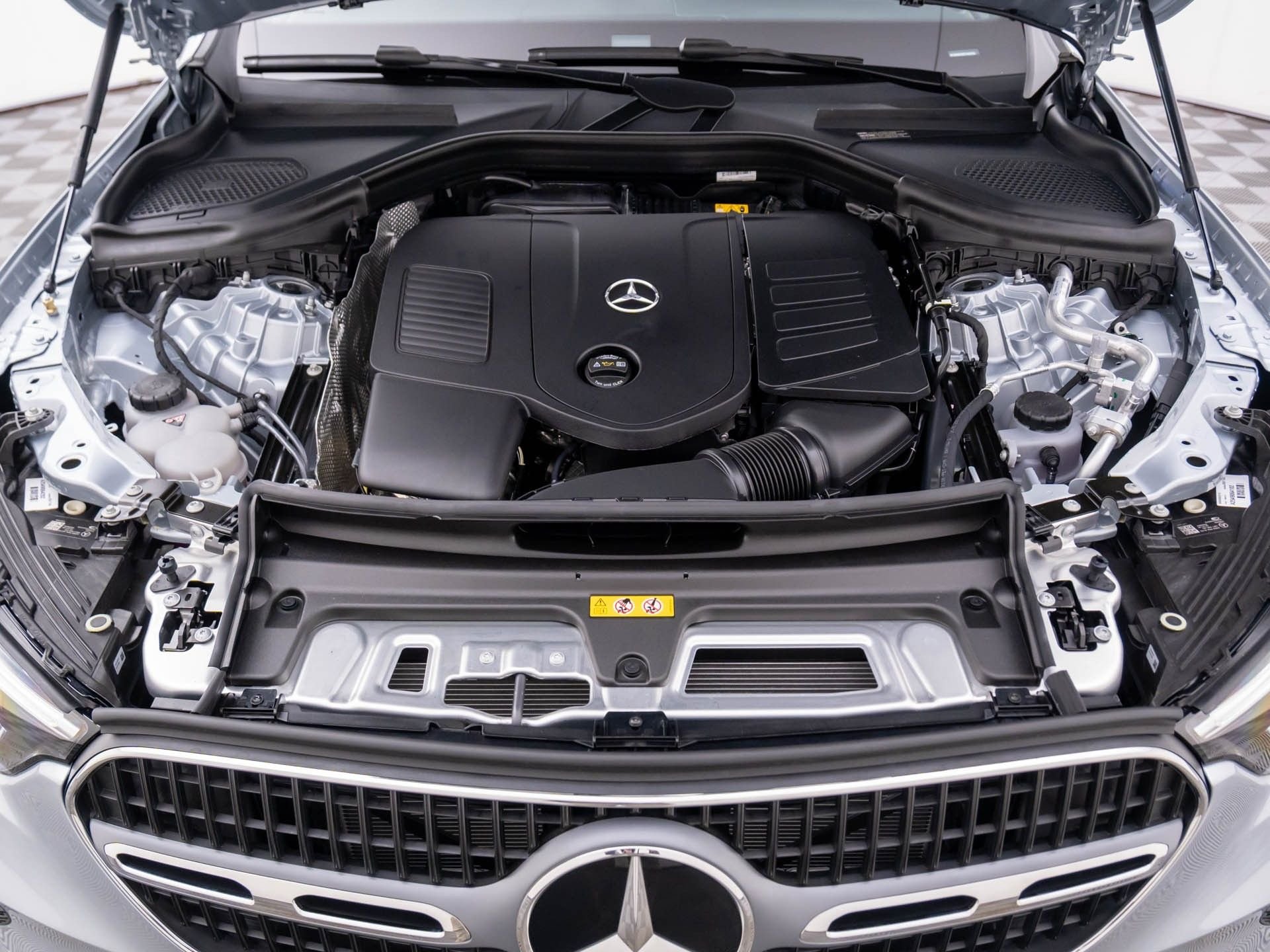 Used 2026 Silver Mercedes-Benz GLC 300 image 25