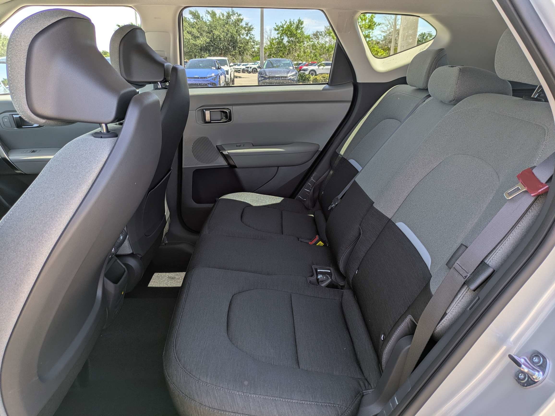 New 2027 Ivory Silver Kia S image 16
