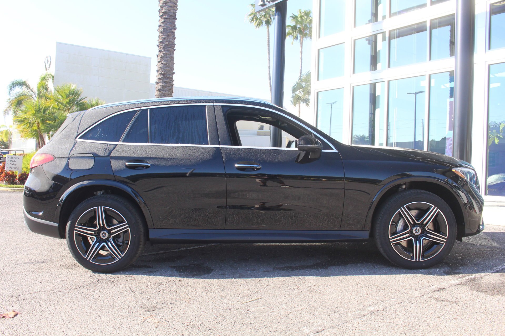 New 2026 Black Mercedes-Benz GLC 300 image 7