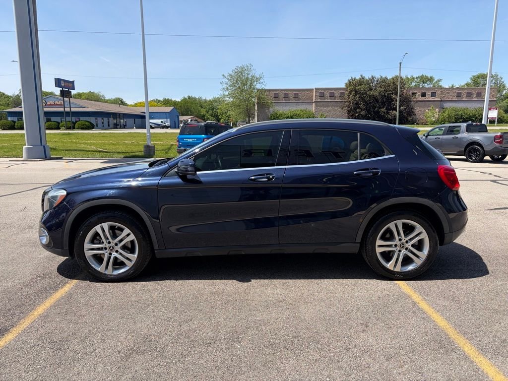 Used 2018 Lunar Blue Metallic Mercedes-Benz GLA 250 image 32